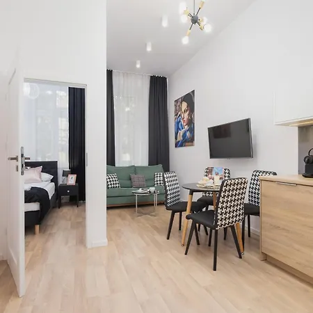 Beautiful Apartments Kraków by Renters-2