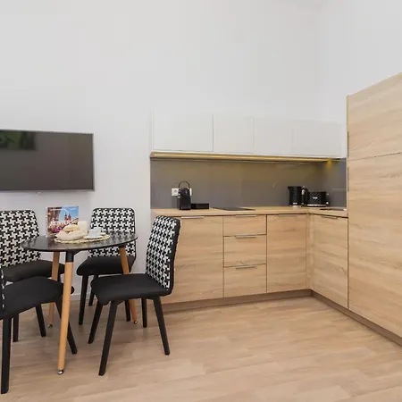 Beautiful Apartments Krakow Dietla By Noclegi Renters-3